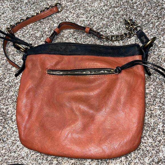 Guess Crossbody Leather bag - Picture 2 of 4